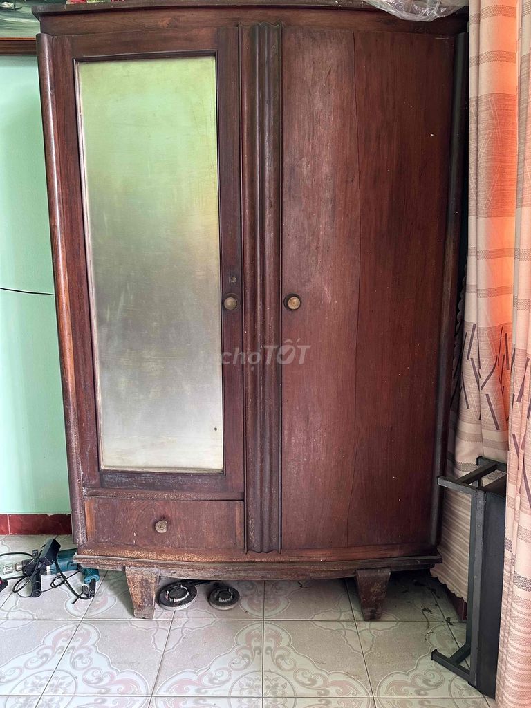 Thanh lý tủ gỗ lâu năm