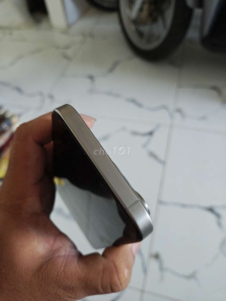 Apple iPhone 15 Pro Max Xám. Mua bán Điện thoại tại Thành phố Vĩnh Long Vĩnh Long được đăng bởi Ế pro hình 1
