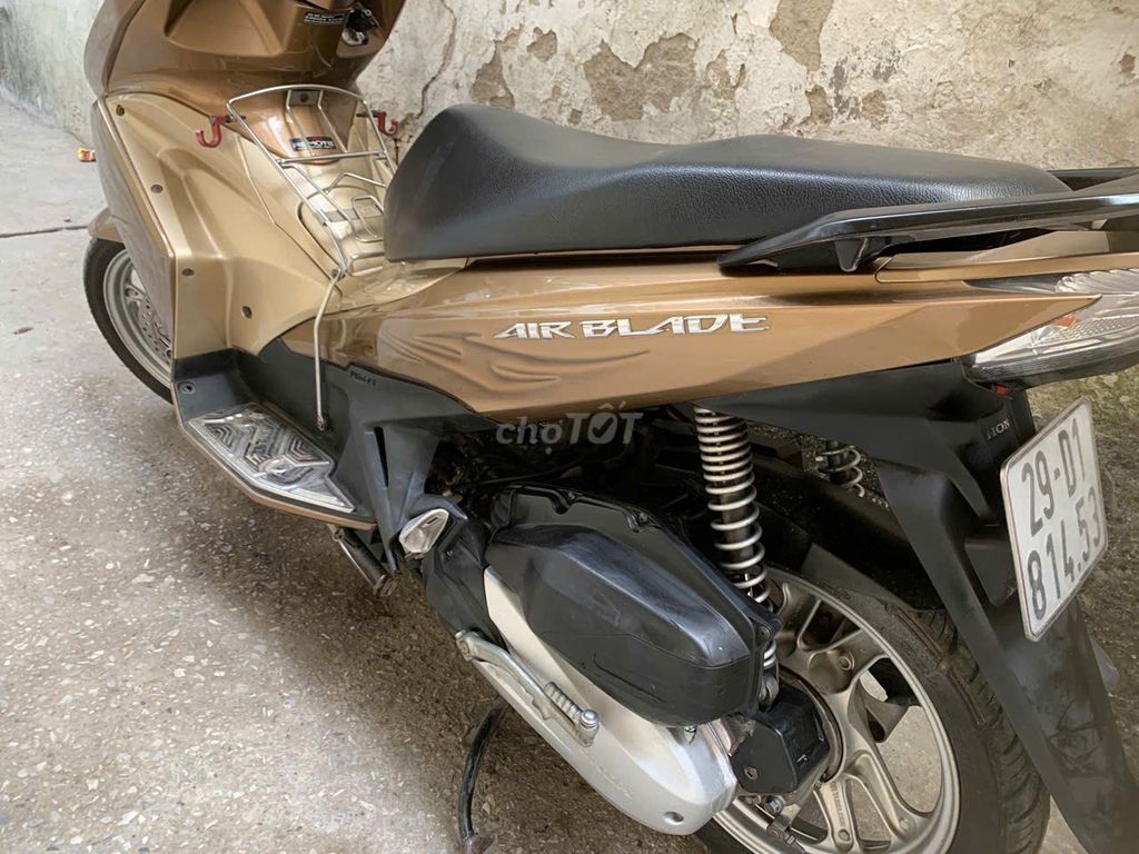 Bán ari blafe125 3d vàng đồng 2016. Mua bán Xe máy tại Quận Hoàng Mai Hà Nội được đăng bởi Minhtuan hình 4