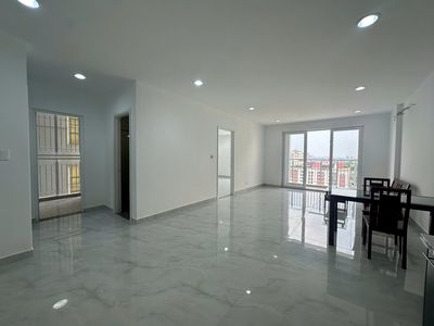 Bán căn GÓC 2 phòng ngủ Lô B ,Carina rộng 99 m2, có sẵn sổ hồng