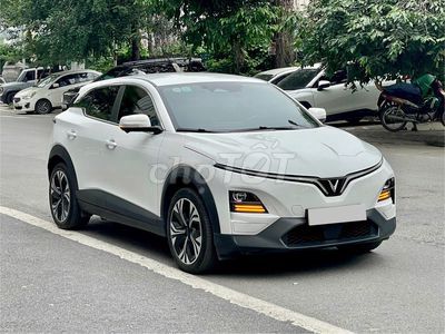 VinFast VF6 Plus 2025 Белый 20 тыс. км