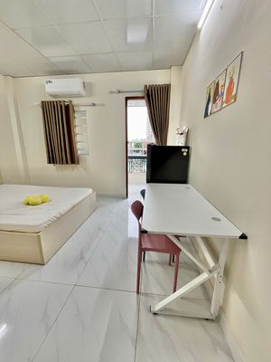 Chính chủ cho thuê 180 Nguyễn Hữu Cảnh - Ban công tách bếp 35m2