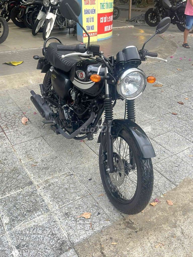 Kawasaki W175 SE 12.000 km màu Đen,Cực Mới