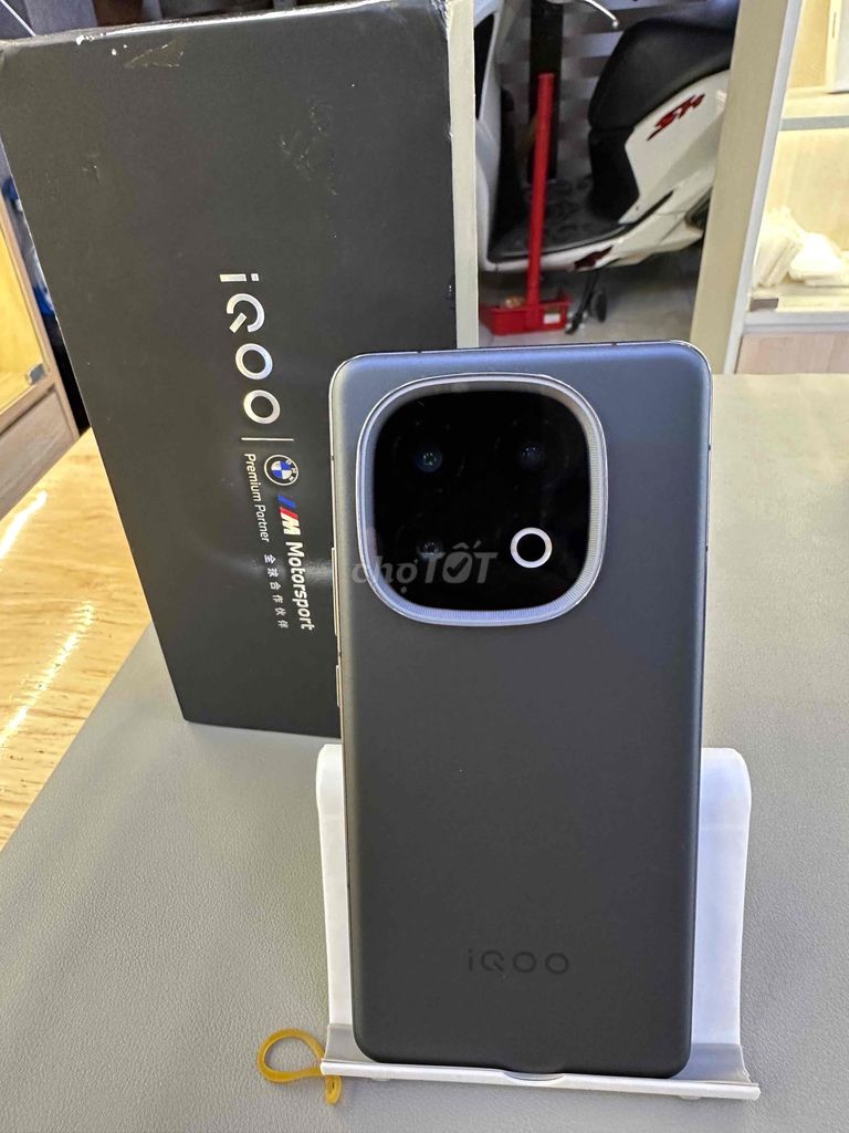 iQOO 13 (5G) 12/256GB fullbox đẹp cận 99%. Mua bán Điện thoại tại Quận Ninh Kiều Cần Thơ được đăng bởi shop một chín tám tám hình 1