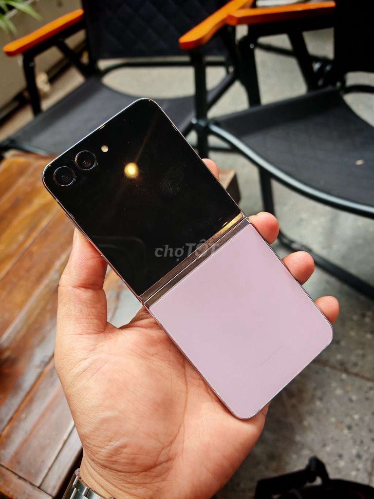 Samsung Z Flip 5 256GB 99%. Mua bán Điện thoại tại Quận Ba Đình Hà Nội được đăng bởi Hiếu YJ hình 1