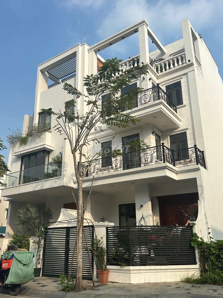 VILLA ĐẢO KIM CƯƠNG QUẬN 2 -Căn góc ,FULL NT -Thang máy , 65trieu/th