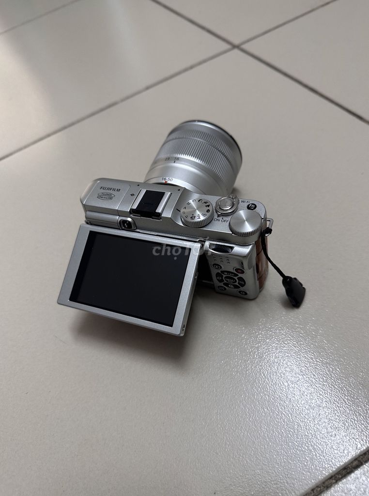 Máy Fujifilm XA-2 ít dùng, kèm lens kit