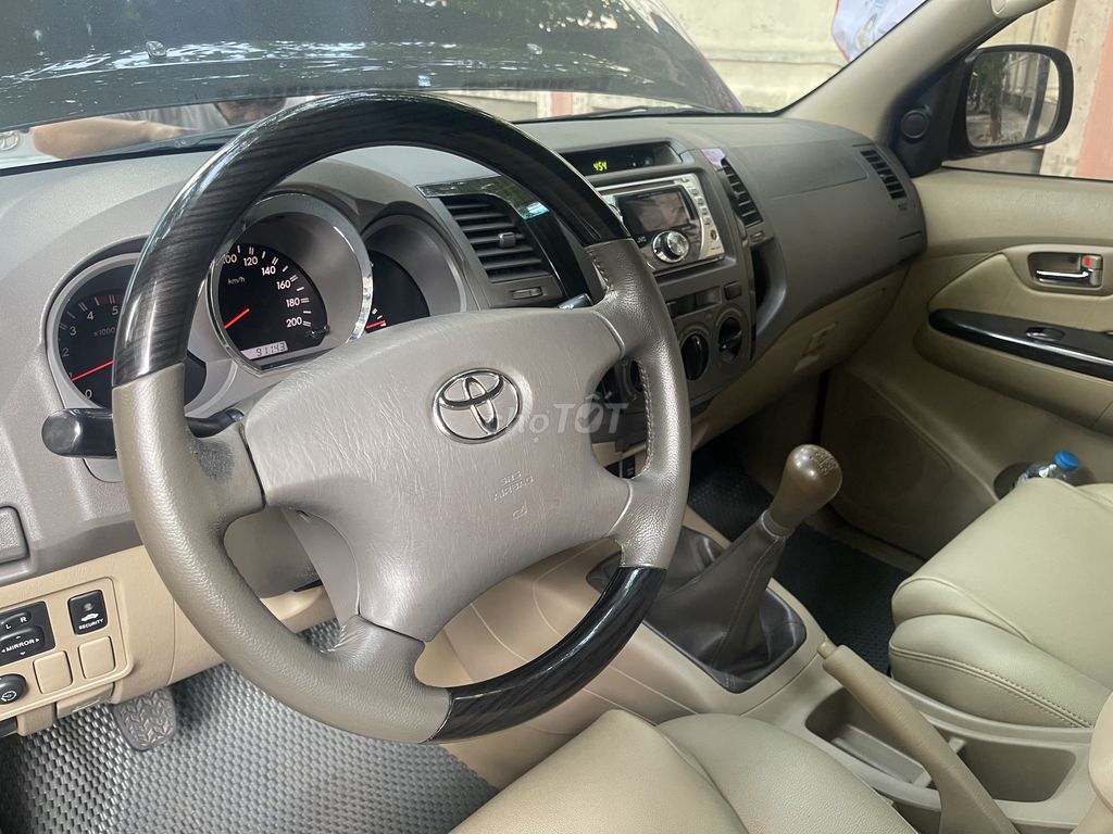 Toyota Fortuner 2010 2.5G - 10000 km. Mua bán Ô tô tại Quận Ba Đình Hà Nội được đăng bởi Nguyễn Tuấn Hùng hình 7