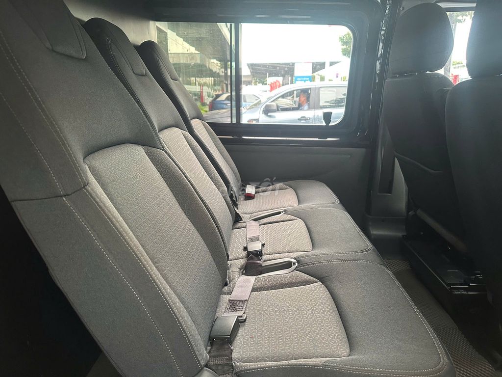 Ford Transit Van 6 chỗ Trắng, Vay ngân Hàng 70%. Mua bán Ô tô tại Quận Tân Phú Tp Hồ Chí Minh được đăng bởi Đức hình 5