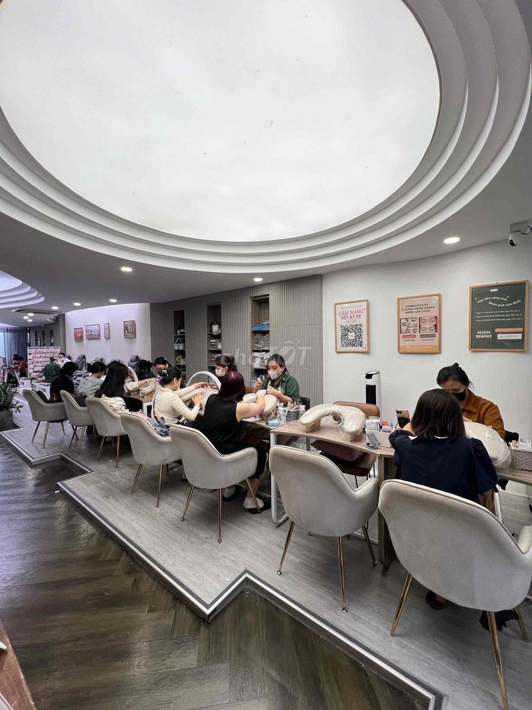 Tuyển Thợ Nails Làm Việc Ổn Định 2025. Việc làm Thợ làm nail tại Quận 3 Tp Hồ Chí Minh được đăng bởi Tùng hình 6