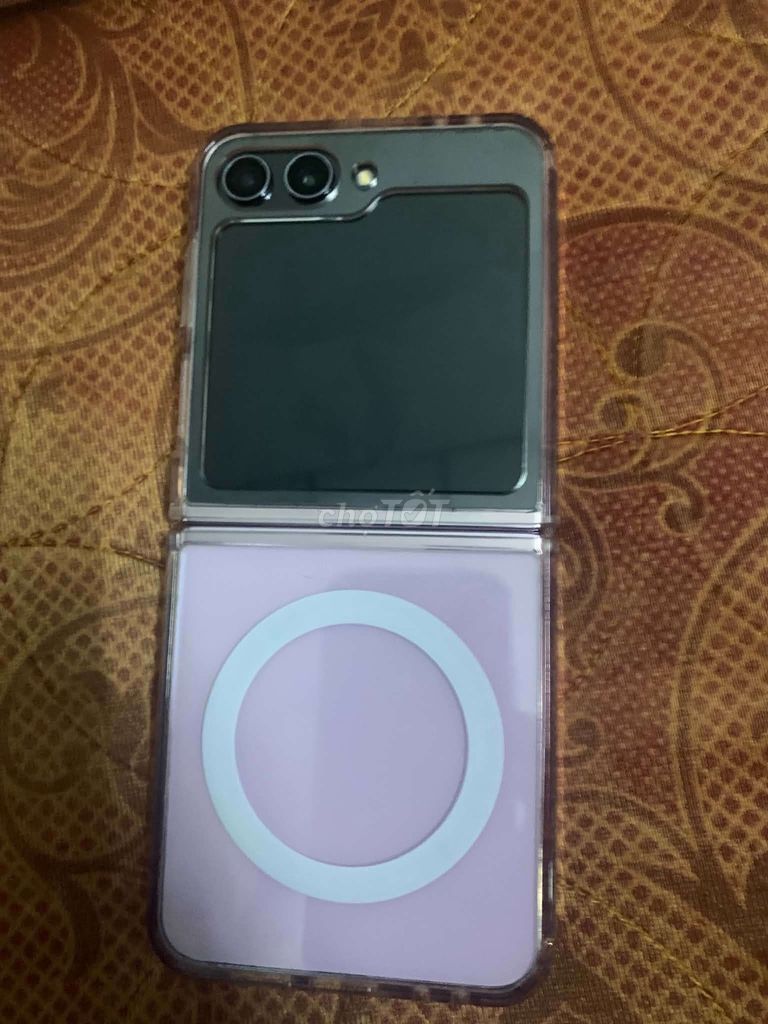 Samsung Z Flip 5 Màn trong mực sọc màn ngoài đẹp. Mua bán Điện thoại tại Quận 12 Tp Hồ Chí Minh được đăng bởi hào vũ hình 1
