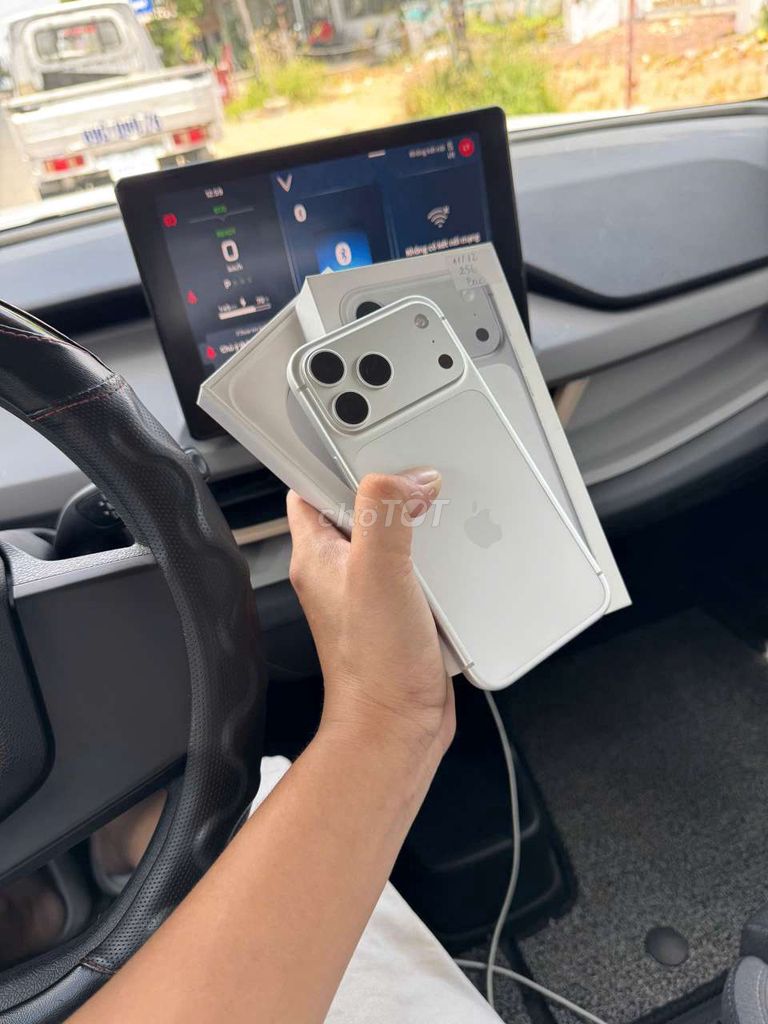 iPhone 17 Pro Max 256GB Bạc bh tgdđ nguyên zin. Mua bán Điện thoại tại Thành phố Cà Mau Cà Mau được đăng bởi Duy Dustin Mobile hình 1