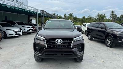 Toyota Fortuner 2022 2.4L 4x2 AT dầu tự động