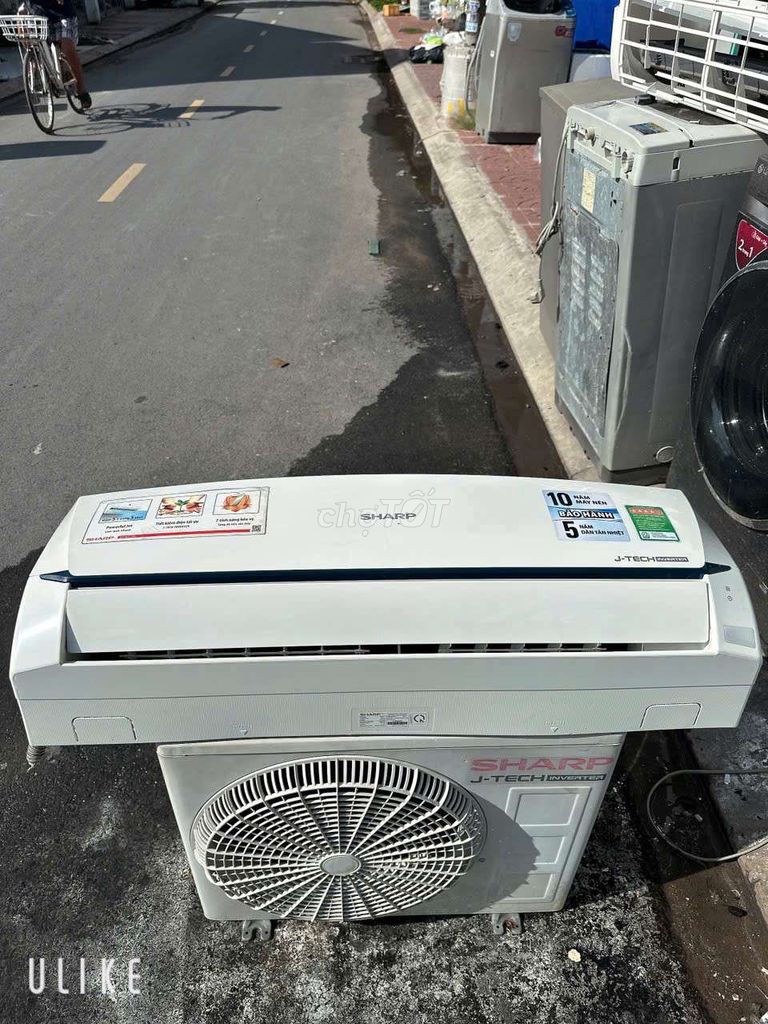 Máy lạnh Sharp 1 ngựa Inverter Trắng. Mua bán Máy lạnh, điều hoà tại Quận Ninh Kiều Cần Thơ được đăng bởi Hữu Nghị Mua Bán Mặt Hàng Điện Lạnh hình 1