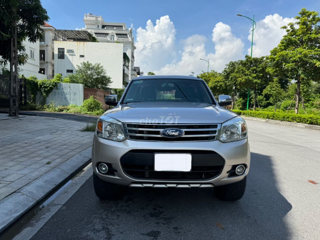 Ford Everest 2014 Limited 4x2 - siêu mới. Mua bán Ô tô tại Quận Long Biên Hà Nội được đăng bởi Mr. Đại mua bán ô tô hình 1