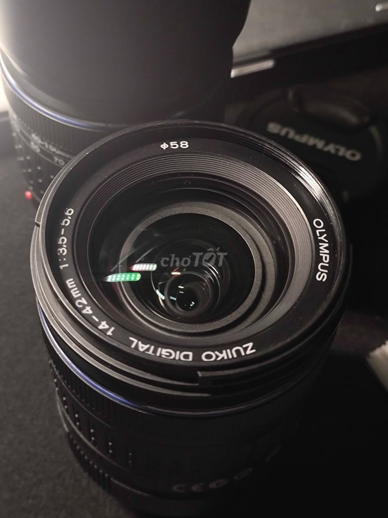 Zuiko 14-42 và Zuiko 40-150 và ngàm m43