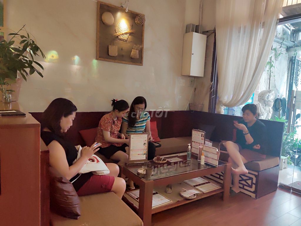 TIẾP TÂN ca 9h30 - 18h. Và 13h-20h. Việc làm Lễ tân tại Quận 7 Tp Hồ Chí Minh được đăng bởi LÂM VĂN BỀN hình 2