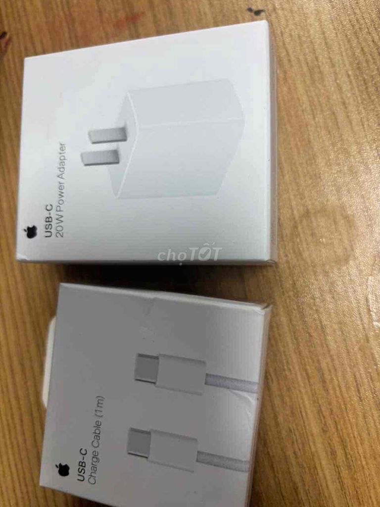 Cáp sạc iPhone Zin New Lightning và Type C. Mua bán Phụ kiện (Màn hình, Chuột...) tại Huyện Dương Minh Châu Tây Ninh được đăng bởi Thanh Long hình 1
