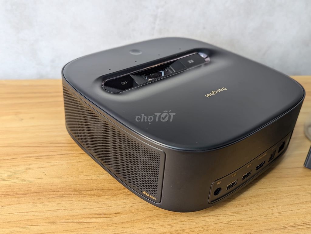 Máy chiếu siêu gần Dangbei U1 kèm màn chiếu 120in. Mua bán Đồ dùng văn phòng tại Quận 12 Tp Hồ Chí Minh được đăng bởi Lee Lin hình 1