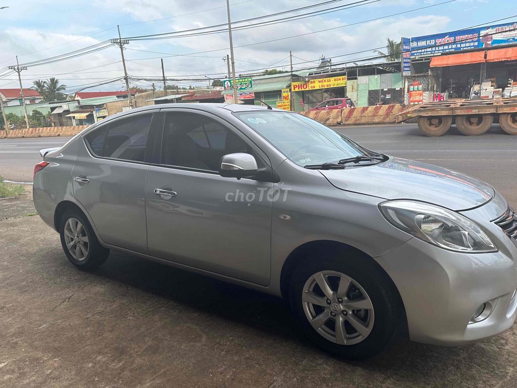 Nissan Sunny 2016 XV - 120000 km. Mua bán Ô tô tại Thành phố Đồng Xoài Bình Phước được đăng bởi Cầm Đồ Tiến Phát hình 2
