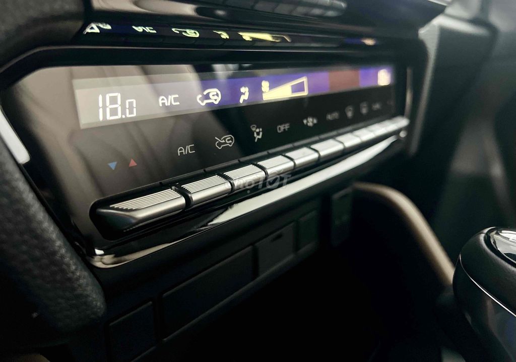 xe isuzu Mux phiên bản cao cấp số tự động 2 cầu. Mua bán Ô tô tại Quận 8 Tp Hồ Chí Minh được đăng bởi Auto Sài Gòn hình 8