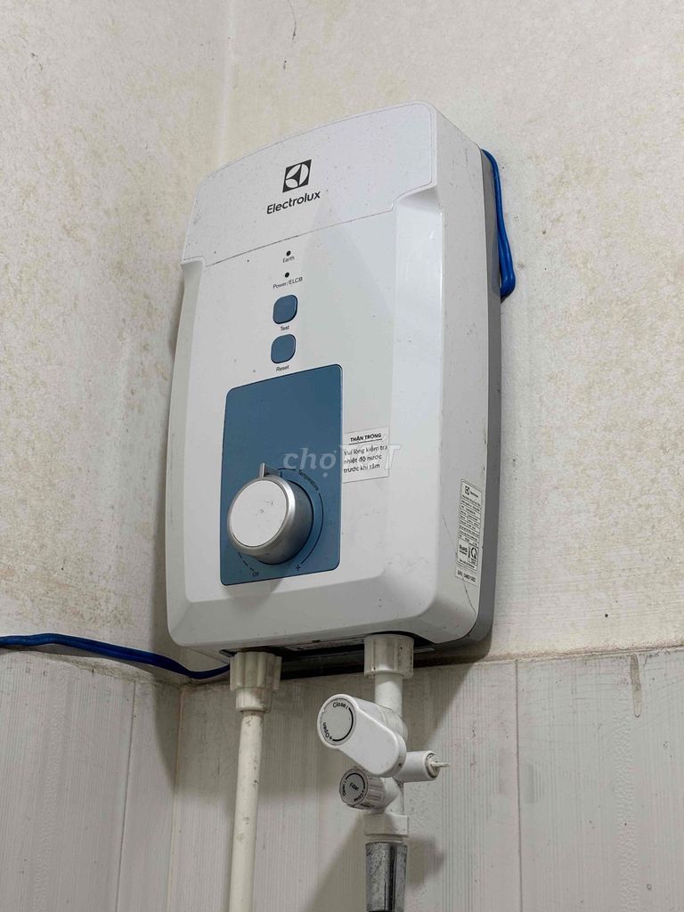 Máy tắm nước nóng Electrolux. Mua bán Thiết bị vệ sinh, nhà tắm tại Quận Phú Nhuận Tp Hồ Chí Minh được đăng bởi Criss Anh Tú (CRISS ANH TÚ) hình 1