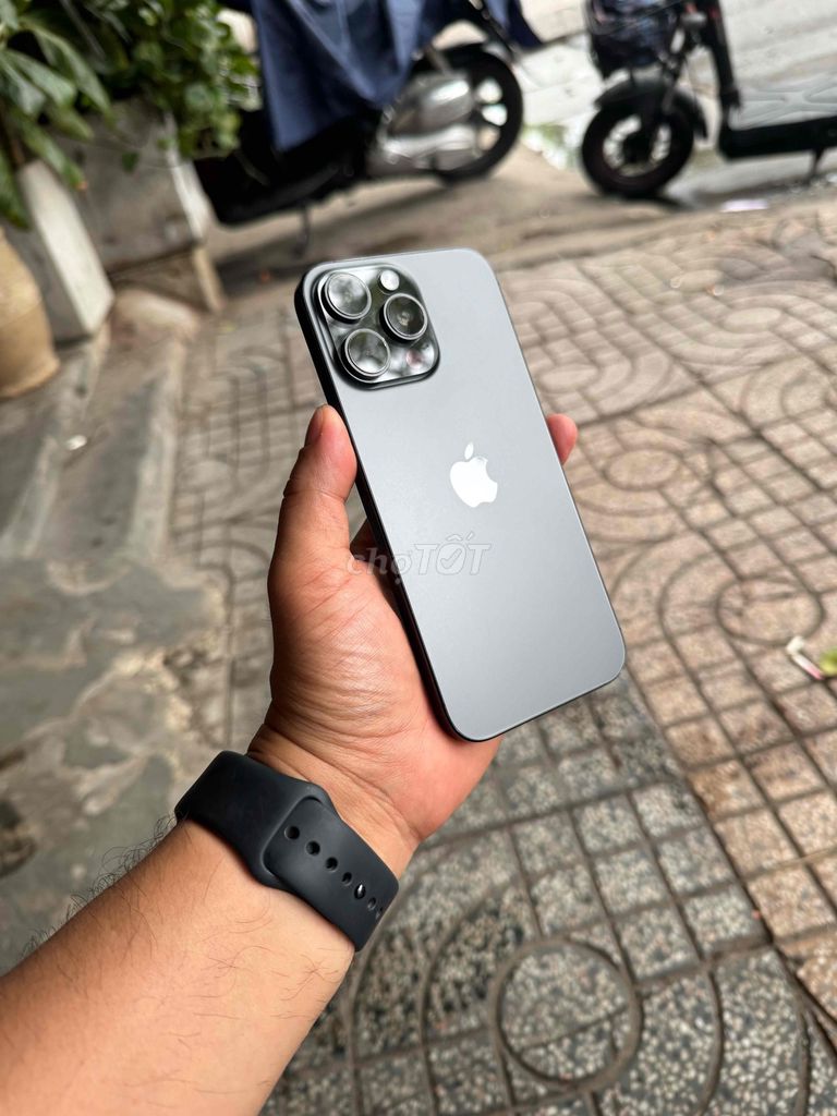 Apple iPhone 16 Pro Max 256GB Đen Mỹ. Mua bán Điện thoại tại Thành phố Biên Hòa Đồng Nai được đăng bởi Vinh Trần hình 1