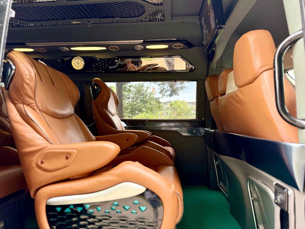 Ford Transit 2018 limousine- 85000 km 9 chỗ. Mua bán Ô tô tại Quận 12 Tp Hồ Chí Minh được đăng bởi a trung hình 6