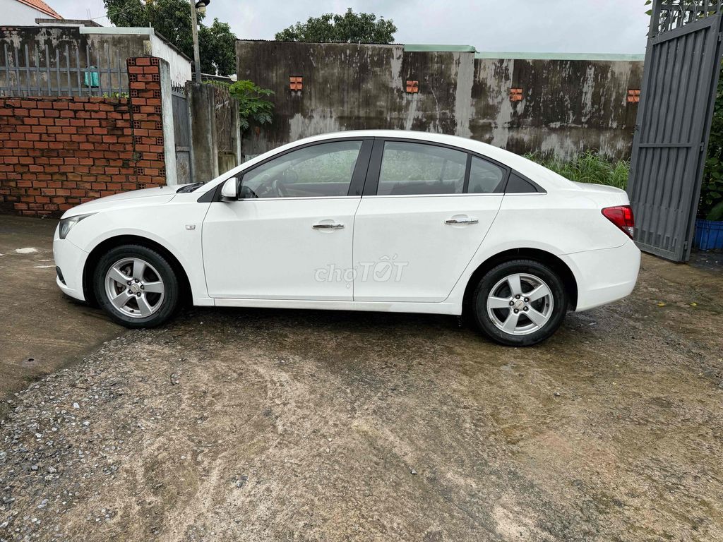 Chevrolet Cruze 2013 - 84000 km. Mua bán Ô tô tại Huyện Trảng Bom Đồng Nai được đăng bởi minh hình 4