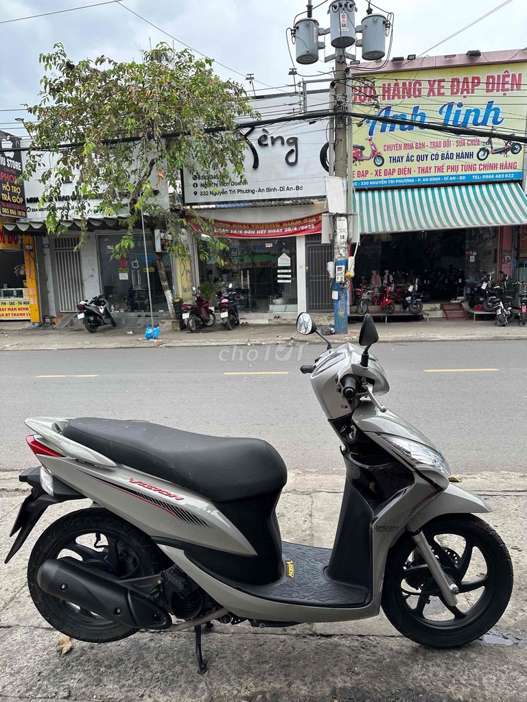 Honda Vision Fi màu Xám. Mua bán Xe máy tại Thành phố Dĩ An Bình Dương được đăng bởi CHị Hà hình 2