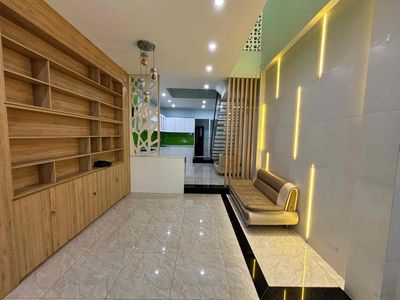 4X16 4PN NGAY UỶ BAN Q11