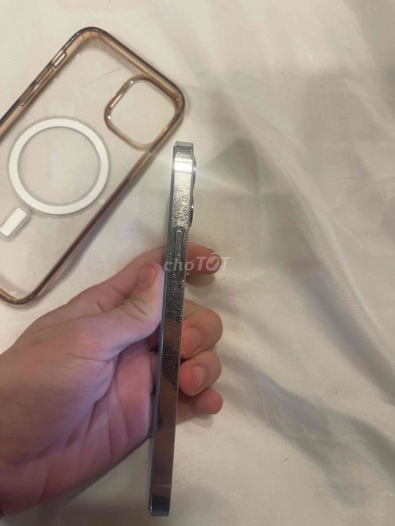 Apple iPhone 12 Pro 128GB Bạc. Mua bán Điện thoại tại Quận Tân Bình Tp Hồ Chí Minh được đăng bởi Lê thành long hình 1