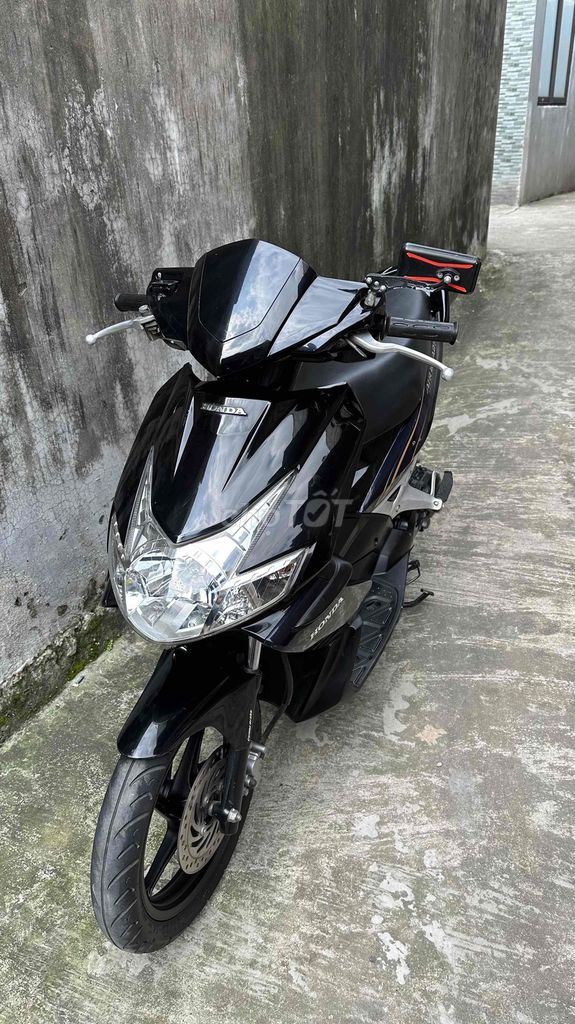 Honda Air Blade Đen Tự động. Mua bán Xe máy tại Thành phố Vinh Nghệ An được đăng bởi cửa hàng xe máy hồng sáng hình 1