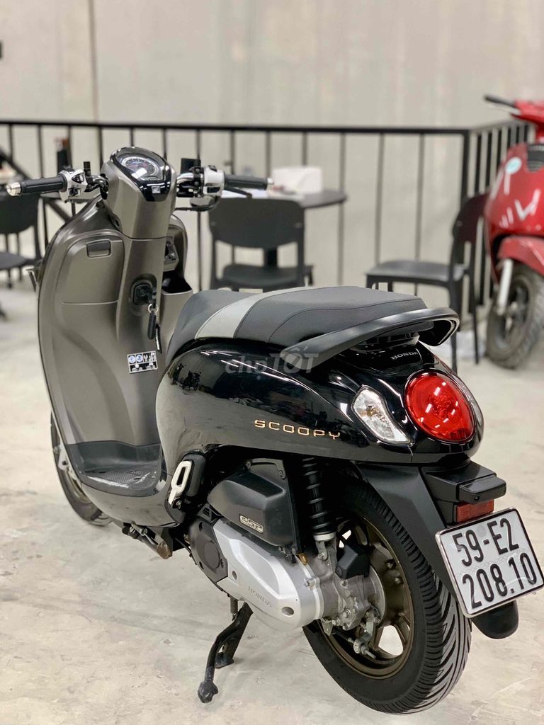 Honda Scoopy 2022 chính chủ BSTP đen bóng đẹp zin. Mua bán Xe máy tại Thành phố Thủ Đức Tp Hồ Chí Minh được đăng bởi Khương Phan hình 4