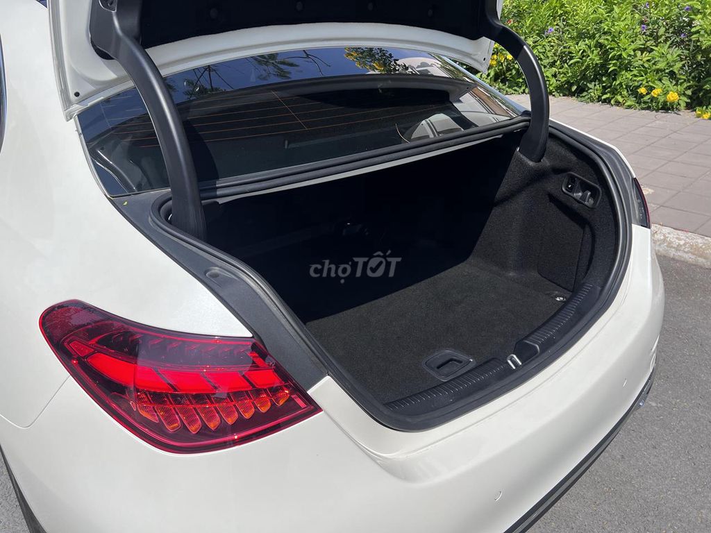 ❤️ MERCEDES C300 AMG 2023 TRẮNG/NÂU CỰC ĐẸP. Mua bán Ô tô tại Quận 7 Tp Hồ Chí Minh được đăng bởi Tri Mercedes DNZ hình 17