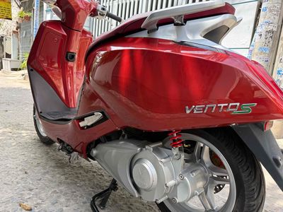 Xe máy điện Vinfast Vento S màu đỏ