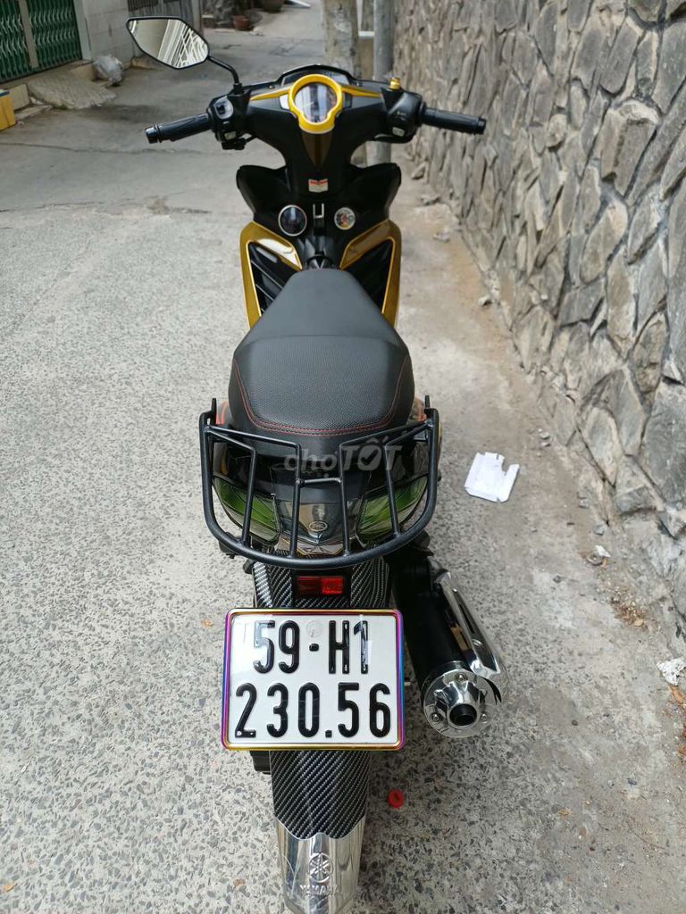 Возбудитель Yamaha 135 2012, черно-золотой, 34000 км