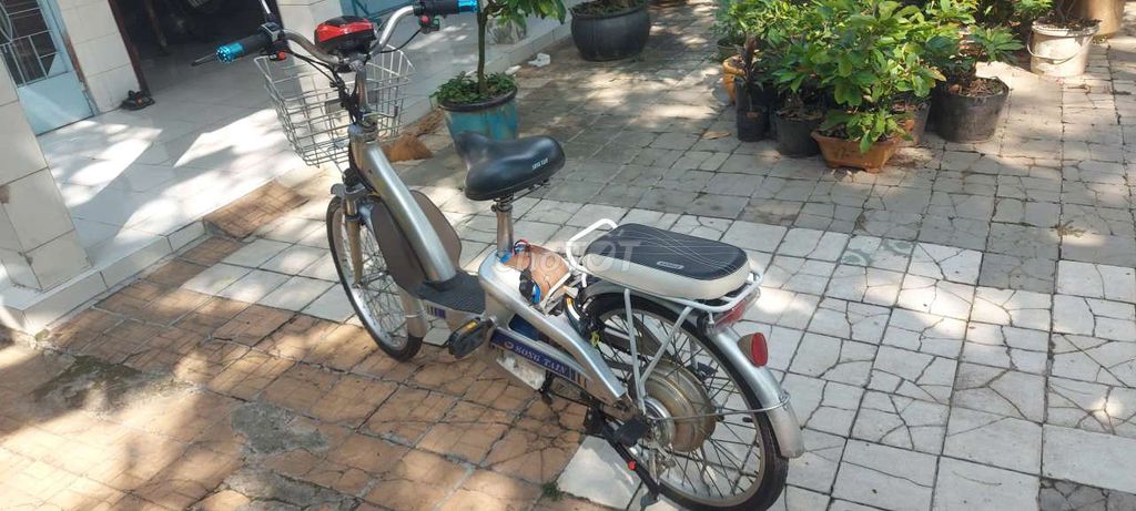 Xe đạp điện đời đầu như hình. Mua bán Xe điện tại Thành phố Long Xuyên An Giang được đăng bởi KhoiNguyen hình 3