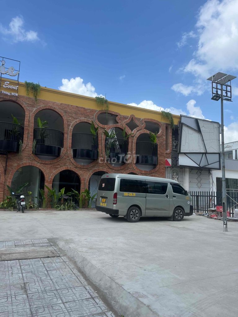 Toyota Hiace 2010 Commuter 2.7 - 200000 km. Mua bán Ô tô tại Quận 12 Tp Hồ Chí Minh được đăng bởi Vũ Ba hình 6