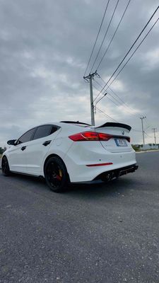 Hyundai Elantra 2018 Trắng 1.6 AT GLS