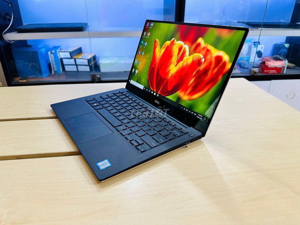 Dell XPS 13 9360 màuvàng i5-7200U/8GB/256GB/màn 3K. Mua bán Laptop tại Quận Thanh Xuân Hà Nội được đăng bởi Ngọc Lan hình 1