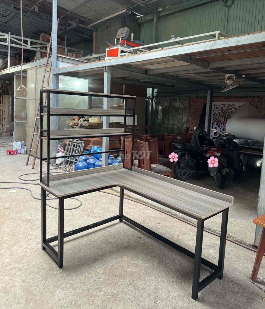 Bàn làm việc Gỗ MDF, Sắt Vân gỗ Chữ L. Mua bán Bàn ghế tại Huyện Hóc Môn Tp Hồ Chí Minh được đăng bởi Nội Thất Văn Phòng Trường Học Cà Phê  Giá Xưởng hình 1