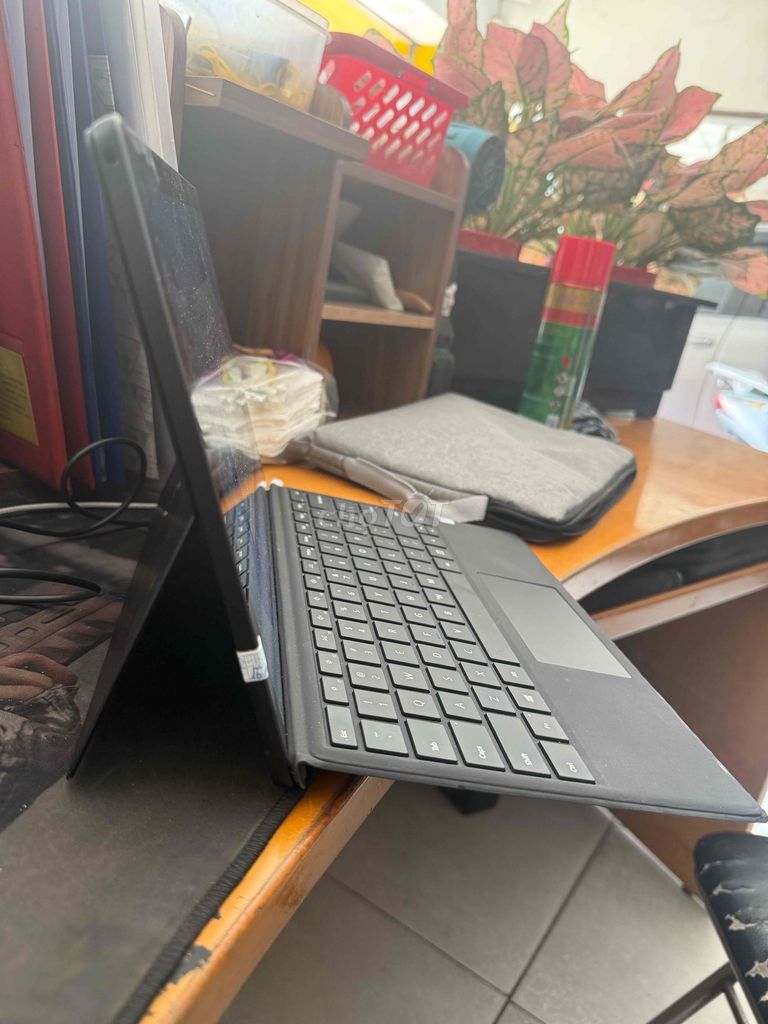 Laptop Tablet Surface Pro 7+ i7-1165G7 Như Mới. Mua bán Laptop tại Quận Gò Vấp Tp Hồ Chí Minh được đăng bởi Hoàng Bách  hình 1