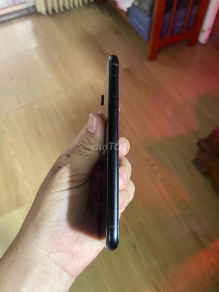 iPhone XR 64GB Đen Mỹ Đã sử dụng. Mua bán Điện thoại tại Quận Tân Bình Tp Hồ Chí Minh được đăng bởi Phong Vũ hình 1