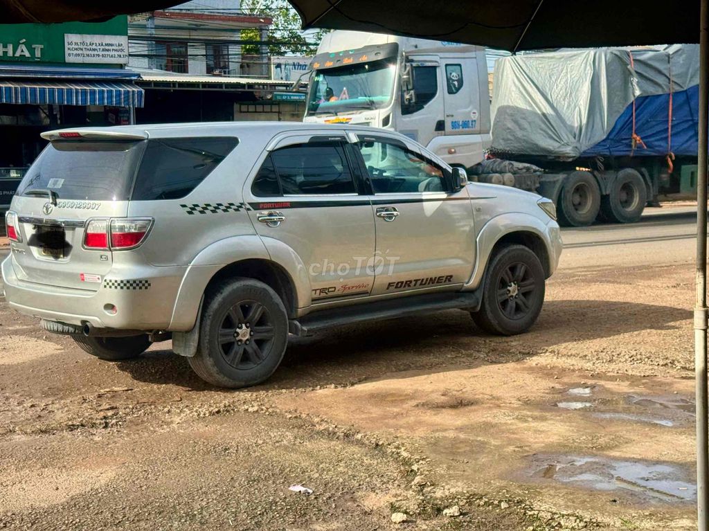 Toyota Fortuner 2009 2.5G - 280000 km. Mua bán Ô tô tại Huyện Cái Bè Tiền Giang được đăng bởi Mai Thiên Trí hình 2