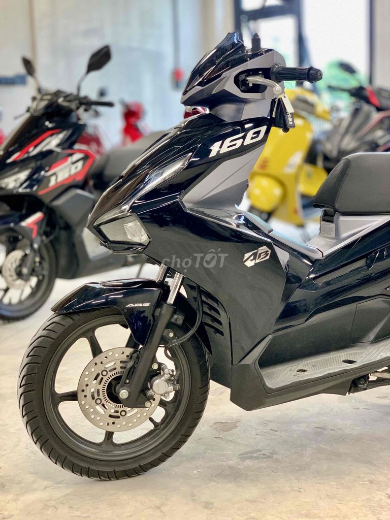 Honda Air Blade 160 ABS 2022 chính chủ 67 đẹp zin. Mua bán Xe máy tại Thành phố Thủ Đức Tp Hồ Chí Minh được đăng bởi Khương Phan hình 3