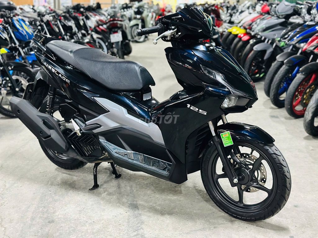 XE MÁYTHANHTÙNG_AIR BLADE 125 ĐEN BÓNG 2025 VỪA ĐK. Mua bán Xe máy tại Quận Nam Từ Liêm Hà Nội được đăng bởi THANH TÙNG hình 7