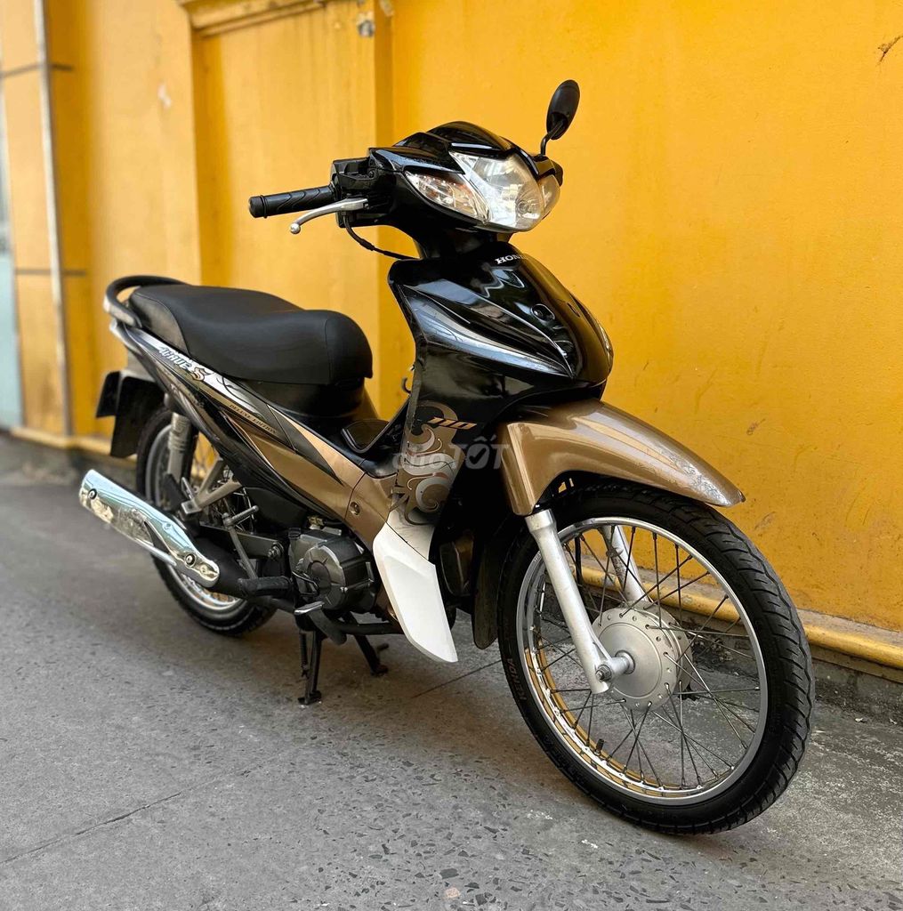 Wave chính chủ, máy êm thì thầm bao vọt biển SG. Mua bán Xe máy tại Quận 8 Tp Hồ Chí Minh được đăng bởi Quân  hình 6