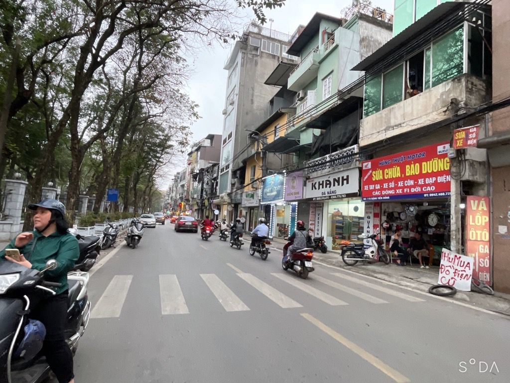 Bán nhà mặt phố Đặng Tiến Đông 45M-M.tiền 4.5M-V.hè ôtô tránh-K.doanh
