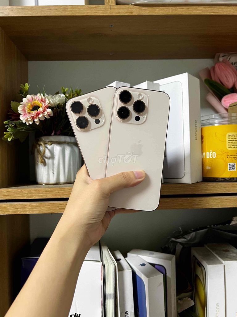 iPhone 16 Pro 256GB Vàng Lock Eid. Mua bán Điện thoại tại Quận 7 Tp Hồ Chí Minh được đăng bởi Trâm bán táo  hình 1